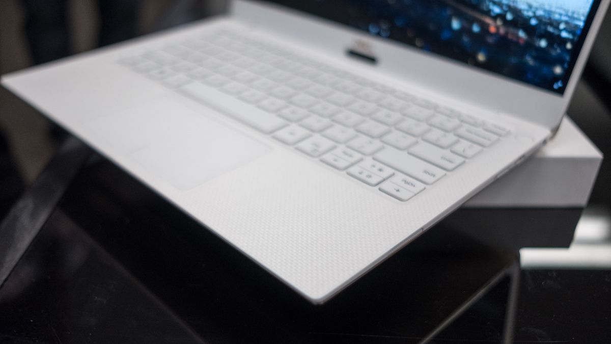 A closer look at the woven glass fiber palmrest