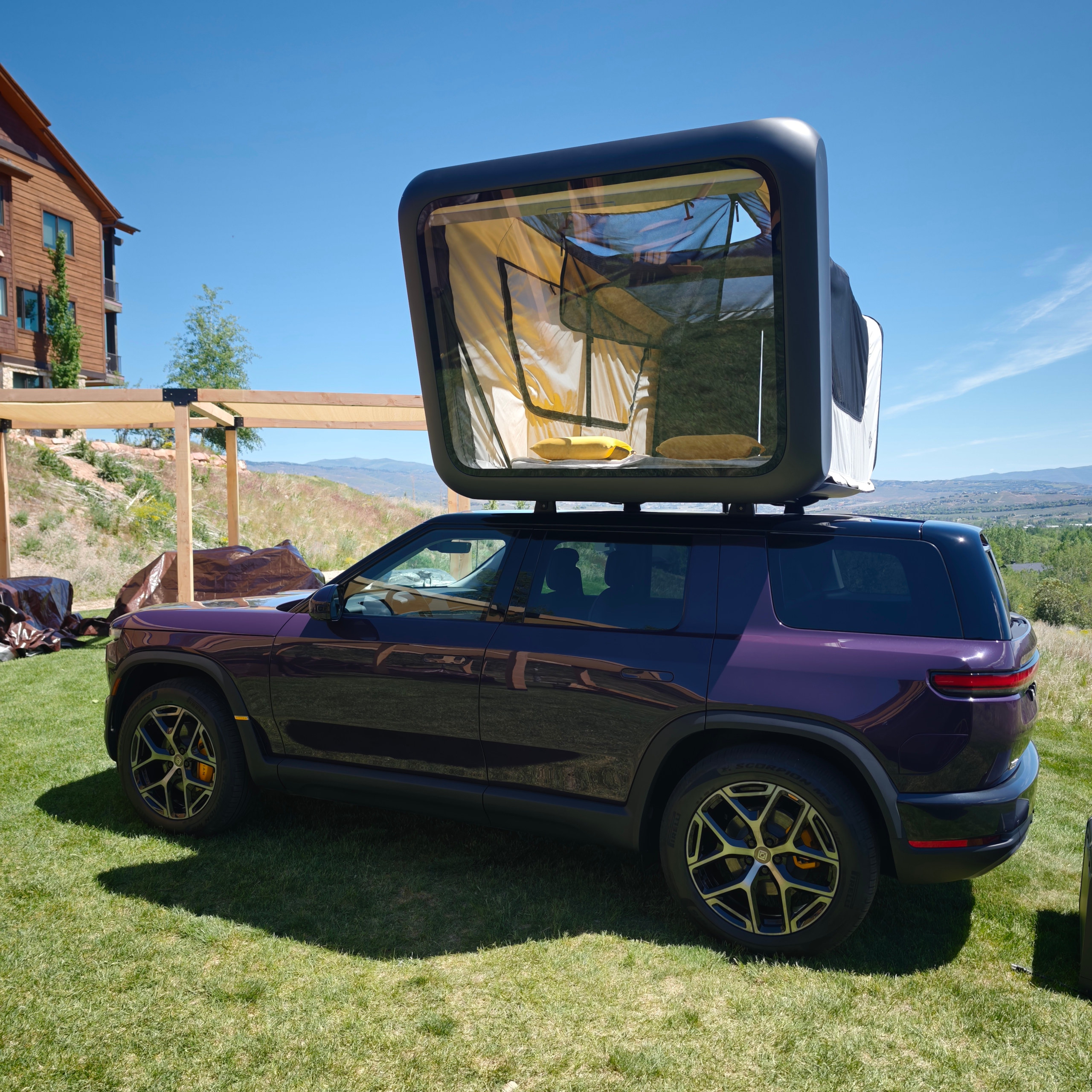 Rivian R2 with the Treehouse roof tent