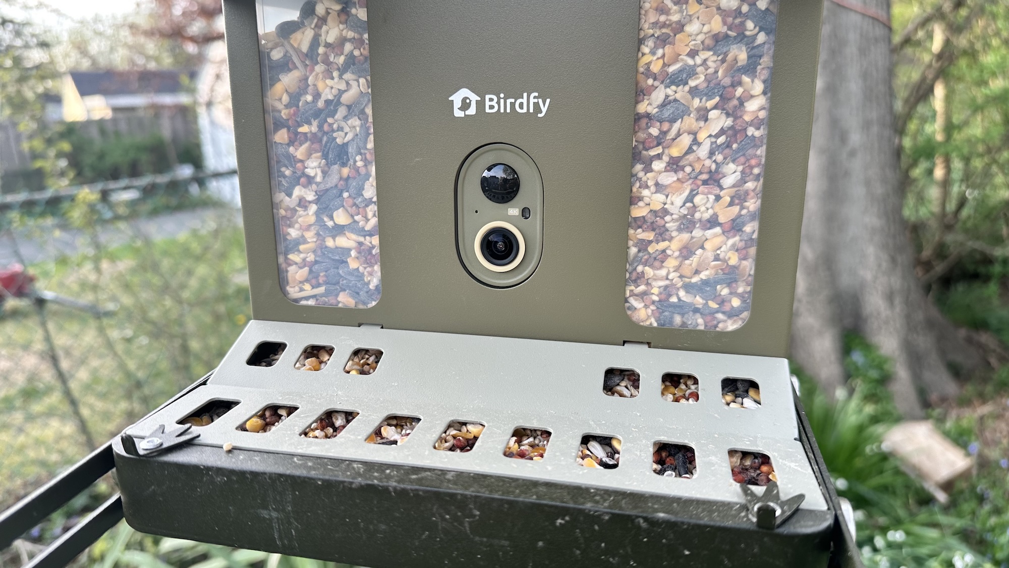 Birdfy Metal 2 4K Smart Bird Feeder front grate