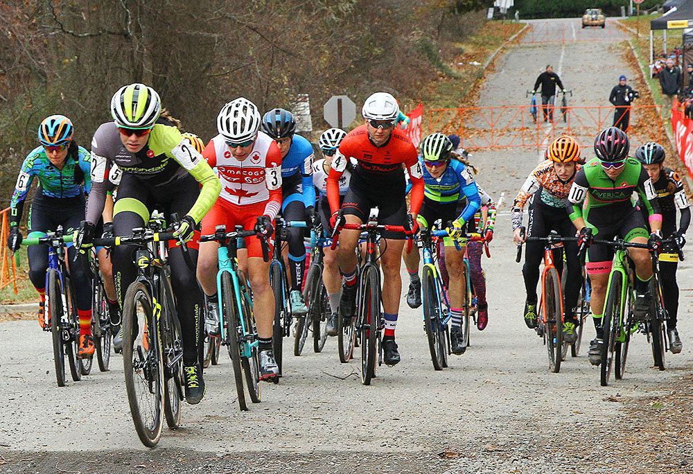 Women&rsquo;s field takes off on a slight fast incline