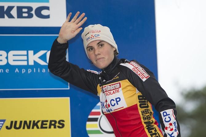 Sanne Cant steps onto the podium
