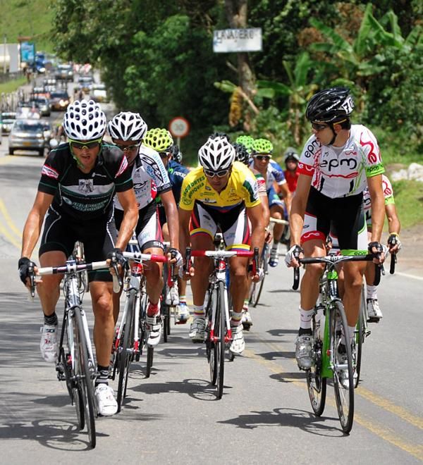 Oscar Sevilla at the head of the break.