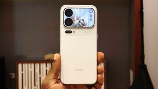 Я протестировал линейку смартфонов Xiaomi 18 Pro, и в них появились две потрясающие функции дисплея, которые я бы хотел видеть на каждом телефоне Android