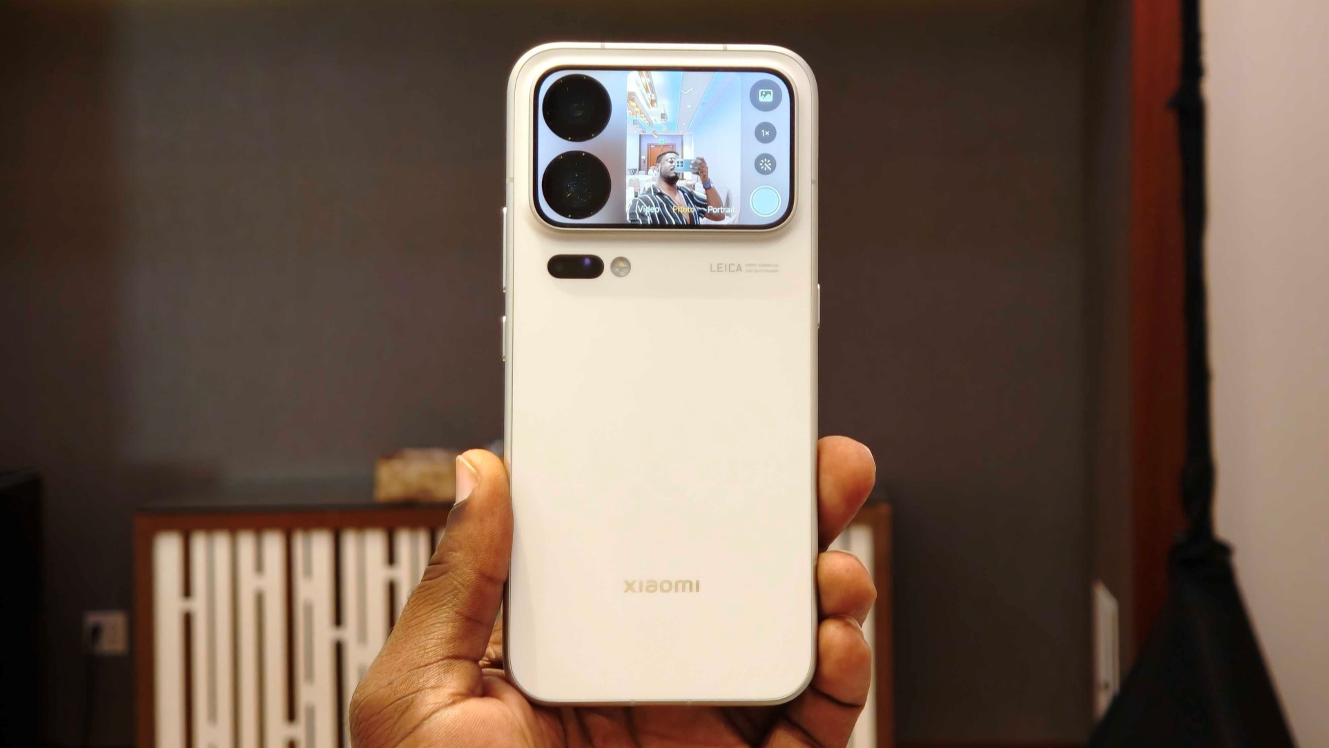 The Xiaomi 18 Pro rear display