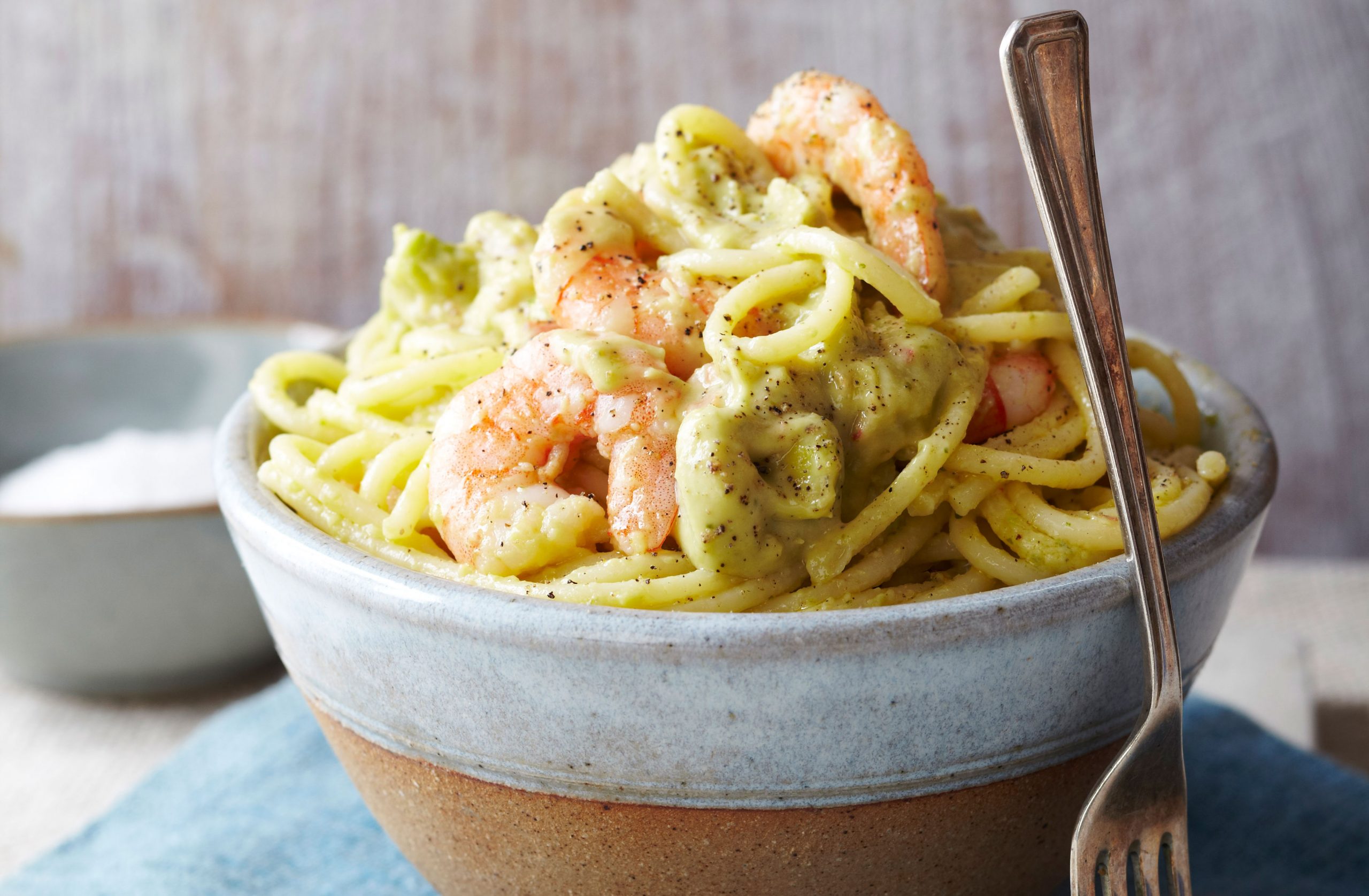 Guacamole and prawn spaghetti | Italian Recipes | GoodTo