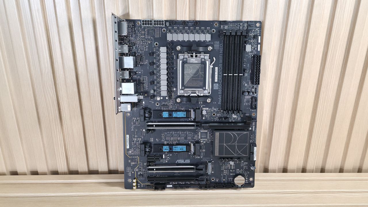 Asus B850-Creator Wifi Neo - board images