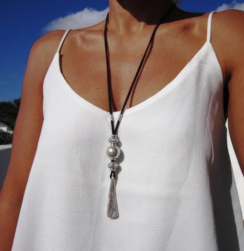 kekugi, Long Pendant Necklace