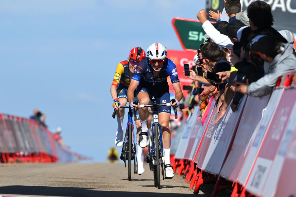 ALTO DE MONCALVILLO SPAIN SEPTEMBER 06 LR Mattias Skjelmose Jensen of Denmark and Team Lidl Trek and David Gaudu of France and Team GroupamaFDJ sprint at finish line during the La Vuelta 79th Tour of Spain 2024 Stage 19 a 1735km stage from Logrono to Alto de Moncalvillo 1490m UCIWT on September 06 2024 in Alto de Moncalvillo Spain Photo by Tim de WaeleGetty Images