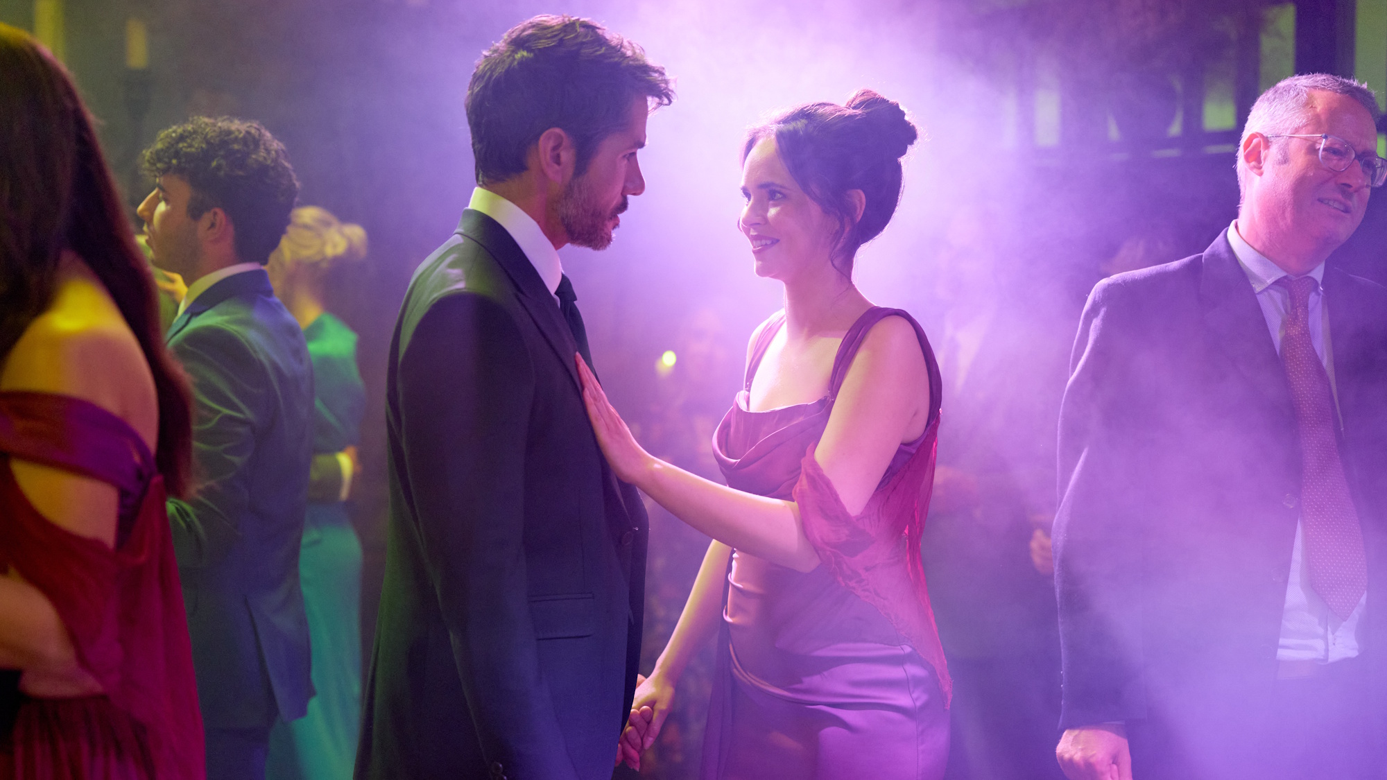 Alejandro Albarrac&amp;iacute;n as Marcos and Rebecca Hanssen as Annabelle on Paris Is Always a Good Idea.