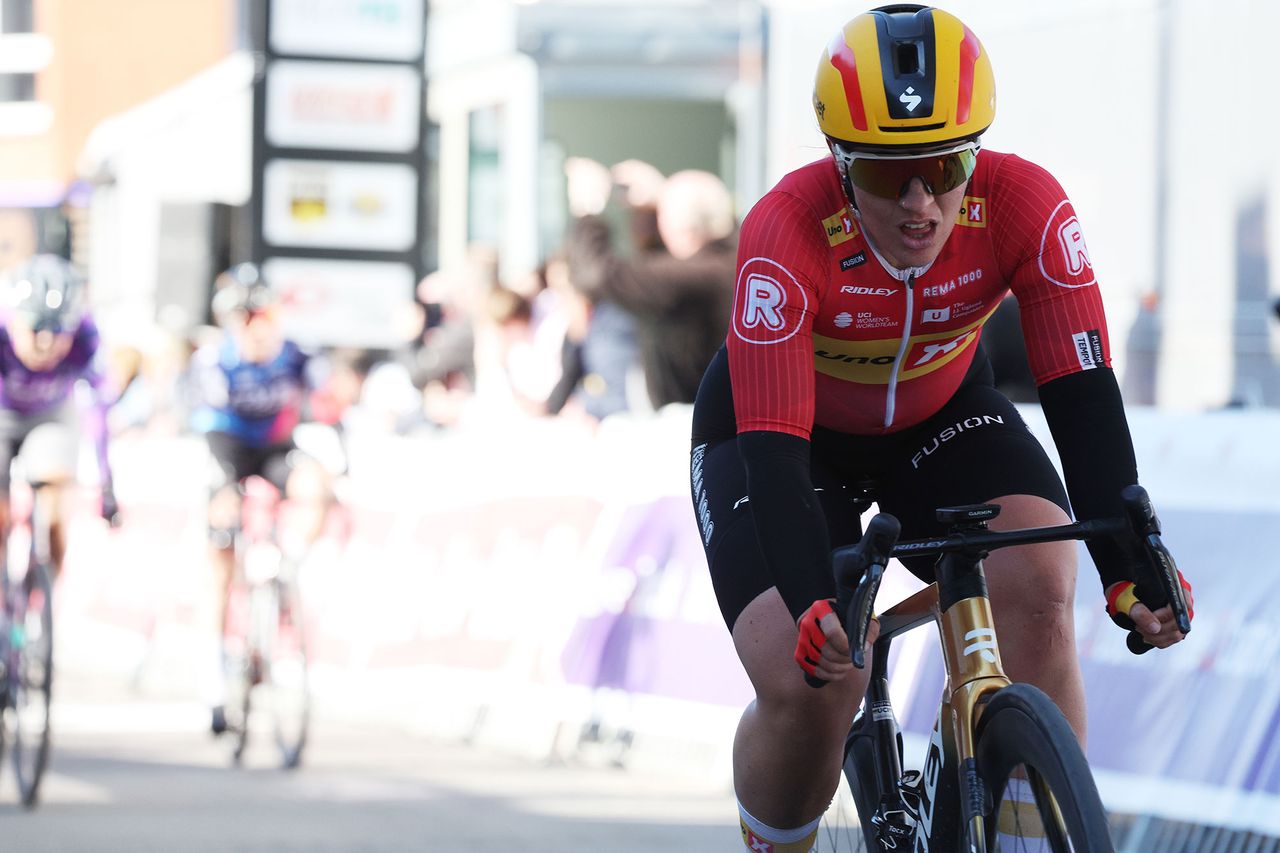 Linda Zanetti takes second behind Wiebes in Dour
