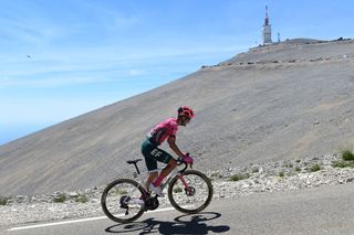 Ruben Guerreiro on his way to victory at the 2022 edition of the CIC Mont Ventoux