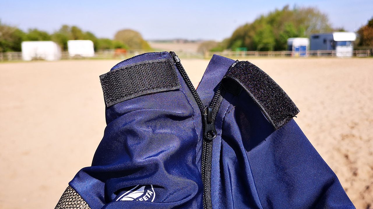 WeatherBeeta Lcyra fly mask fastening