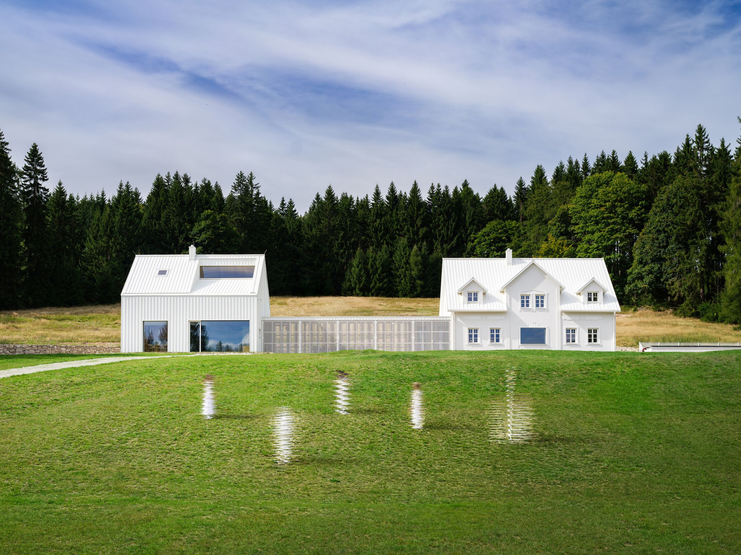 A transformed homestead becomes a family holiday destination thanks to No Architects