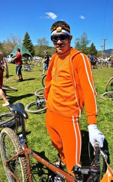 Professional road racer Julian Dean raced singlespeed Worlds in an orange tracksuit.