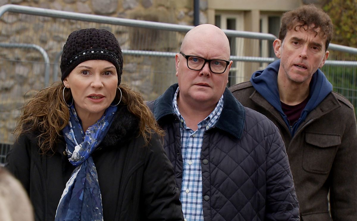 Chas, Paddy and Marlon find out who have bought the Woolpack…