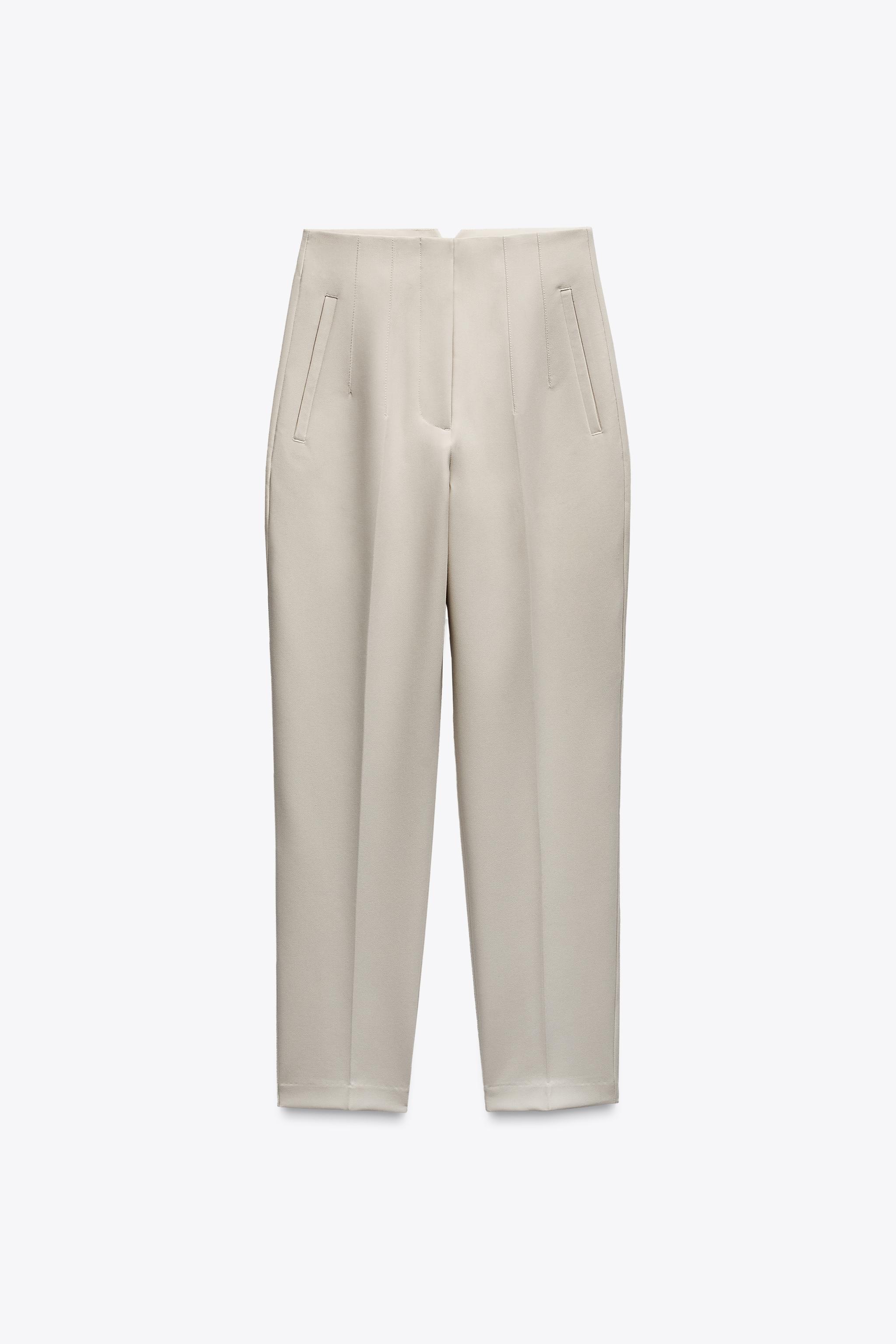 Pants With a High Waist