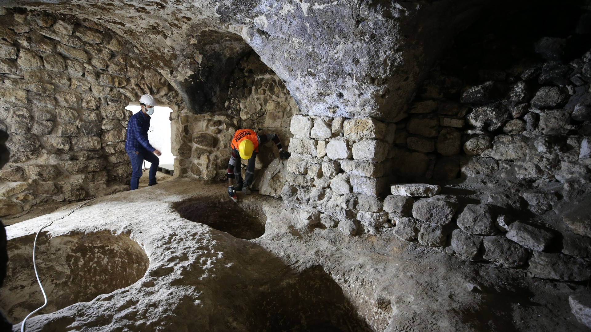 Tunnels and Underground Cities. Engineering and Innovation Meet Archae