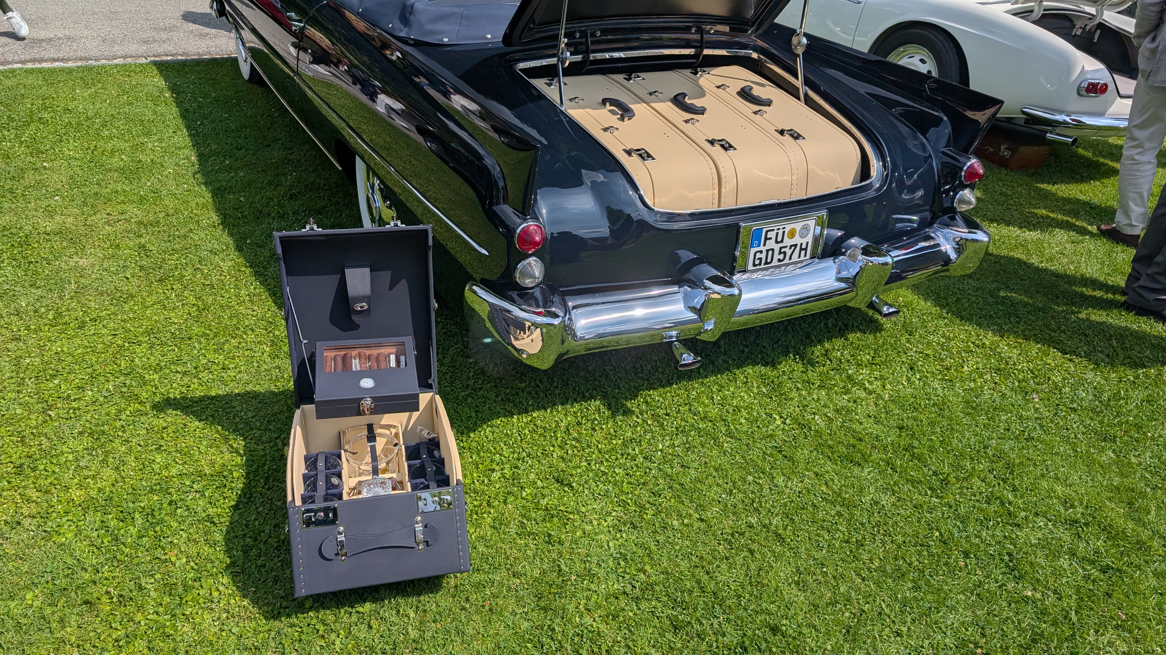 The fitted luggage in the 1957 Dual Ghia D-500