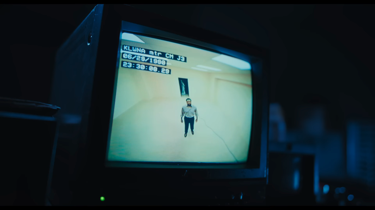 TV set with image of Chiwetel Ejifor's Clark standing in the Backrooms