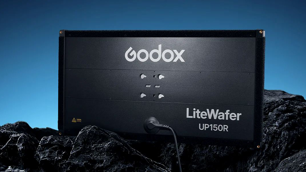 The Godox LiteWafer UP150R LED panel