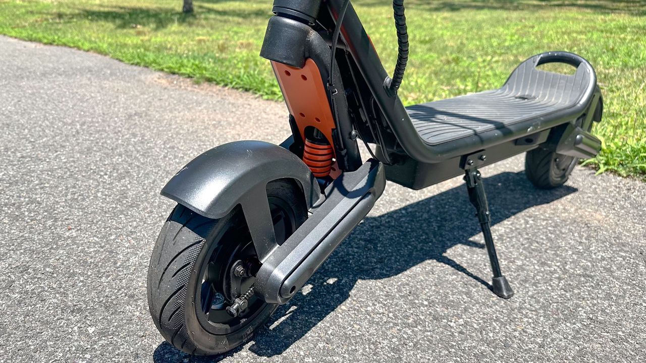 Apollo Explore 2.0 front suspension