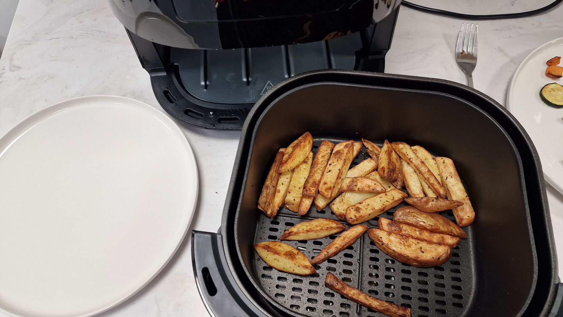 Philips Essential Air Fryer XL review a familyfriendly fryer Homes