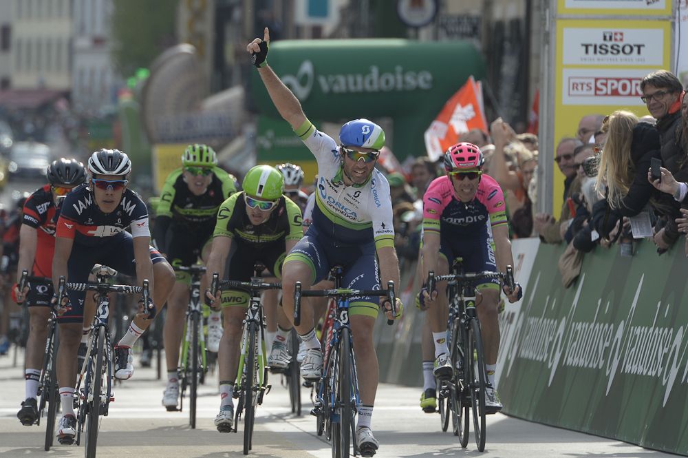 Michael Albasini salutes his win.
