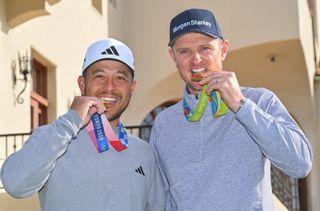 Justin Rose and Xander SCHAUFFELE with theiri Olymypic medals