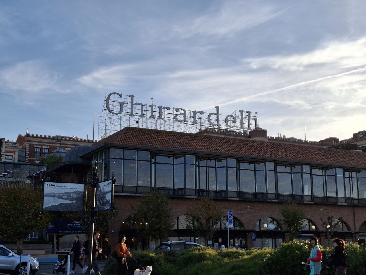 Ghiradelli Square at 2x zoom shot by Galaxy A35