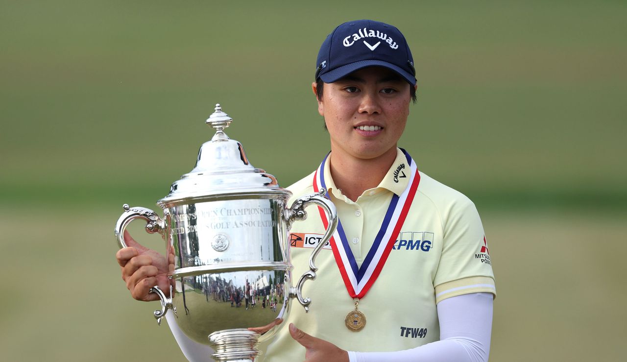 Yuka Saso holds the Women&#039;s US Open trophy