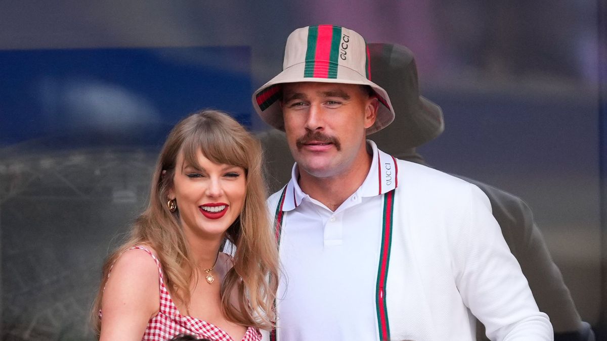 Taylor Swift et Travis Kelce offrent des cadeaux aux joueurs des Chiefs ce Noël