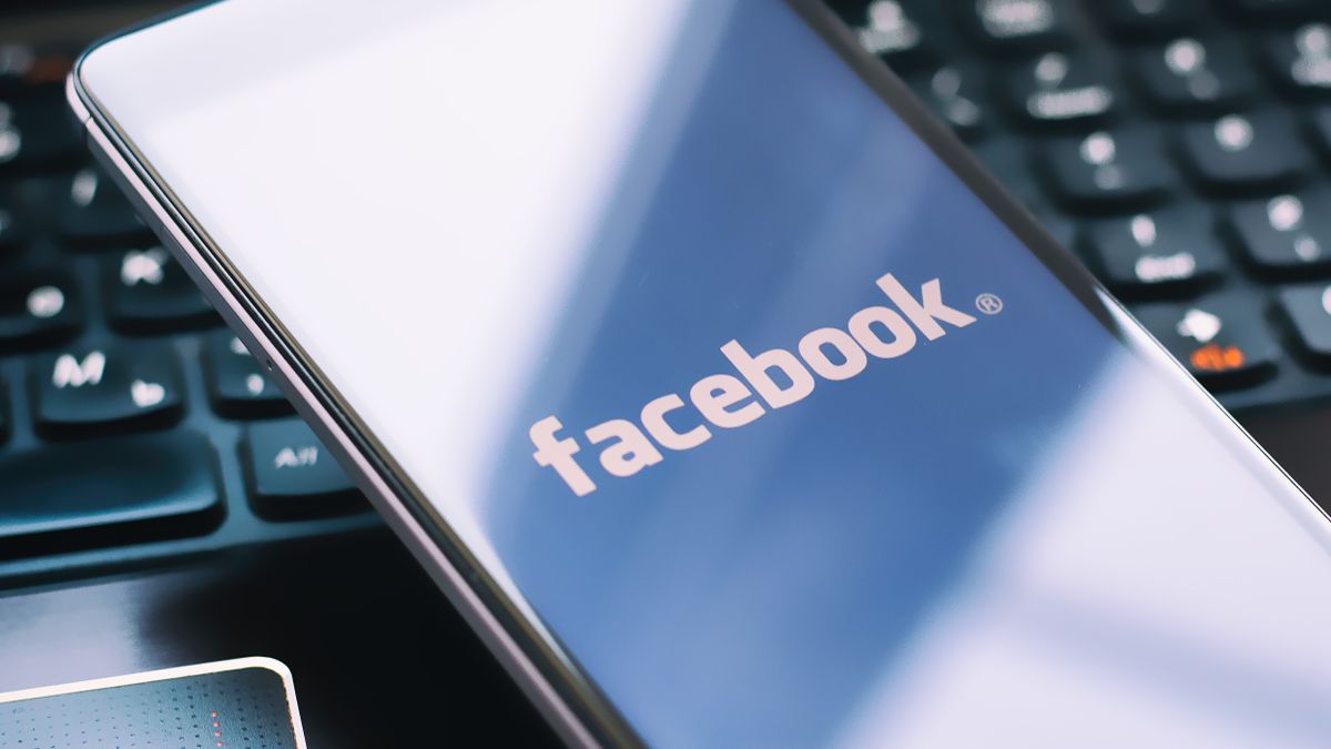 Facebook dark mode is finally coming to iPhone and Android - TechRadar