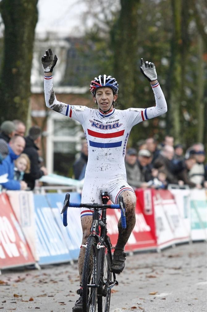Helen Wyman (Kona) dropped Marianne Vos and soloed to victory at Superprestige Gieten.