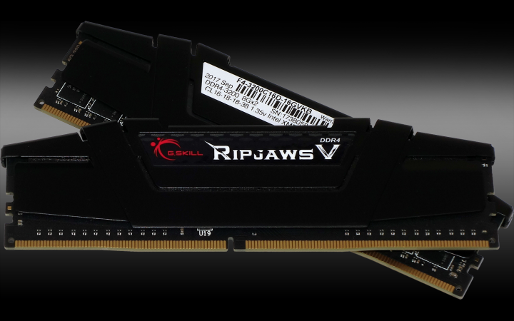 クーポンで半額☆2280円！ RipJaws Vシリーズ ブラック 64GB (4 x 16GB) 288ピン SDRAM DDR4  3200 (PC4-25600) CL16-18-38 1.35V クアッドチャンネル デスクトップメモリモデル F4 通販 