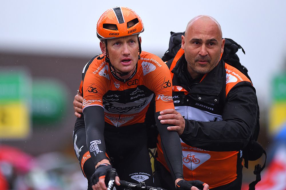 Pieter Weening (Roompot) crosses the line as the winner of stage 6