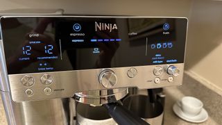 Ninja Luxe Café coffee maker progress bar during espresso pull