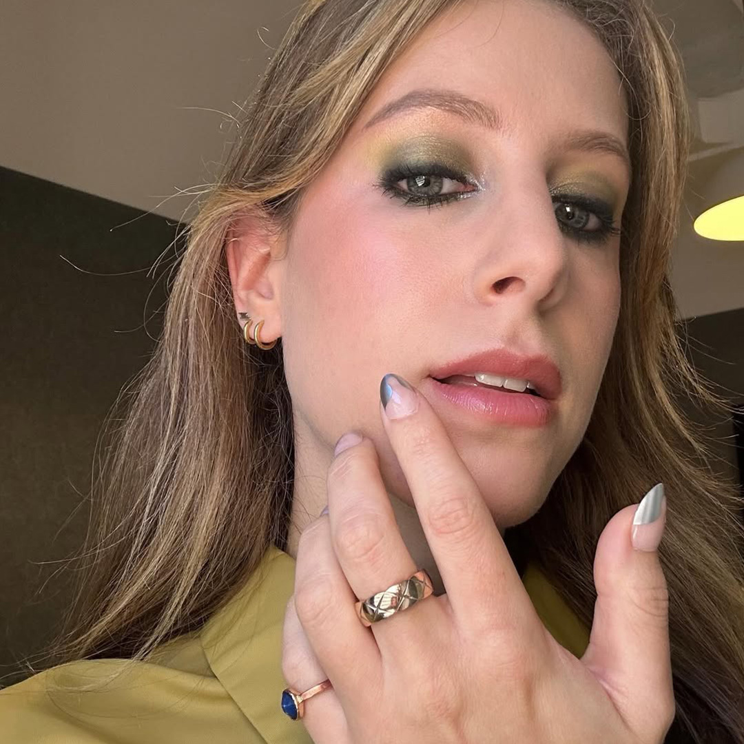 Editor/Influencer seflies