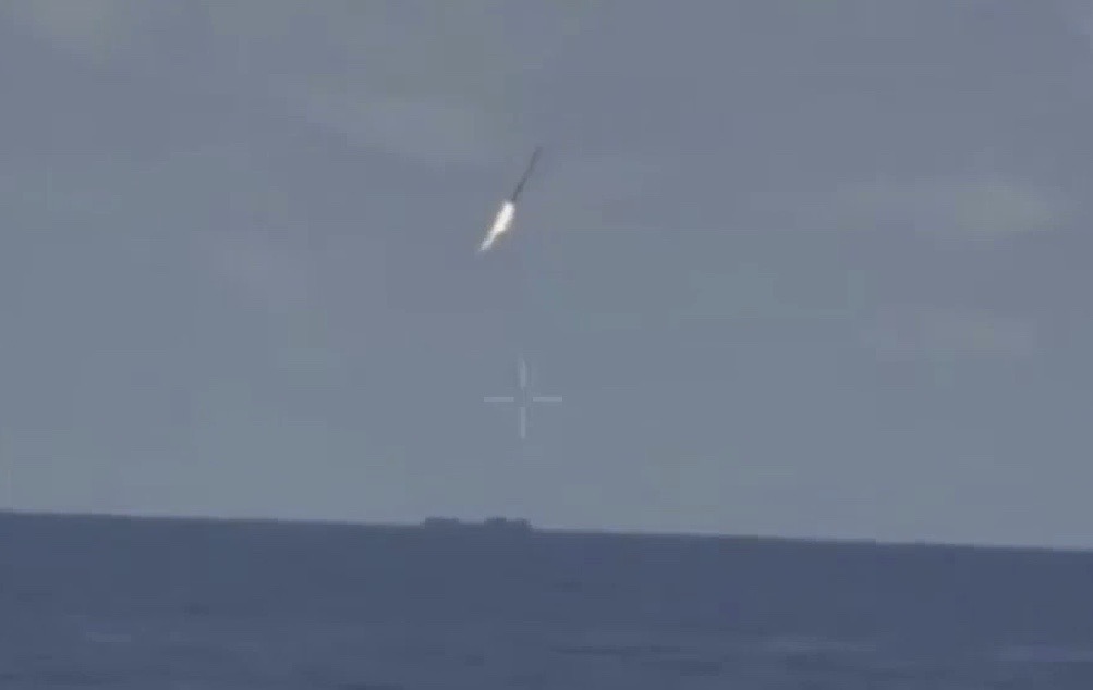 SpaceX&#039;s Falcon 9 Rocket Tries Ocean Landing, June 15, 2016