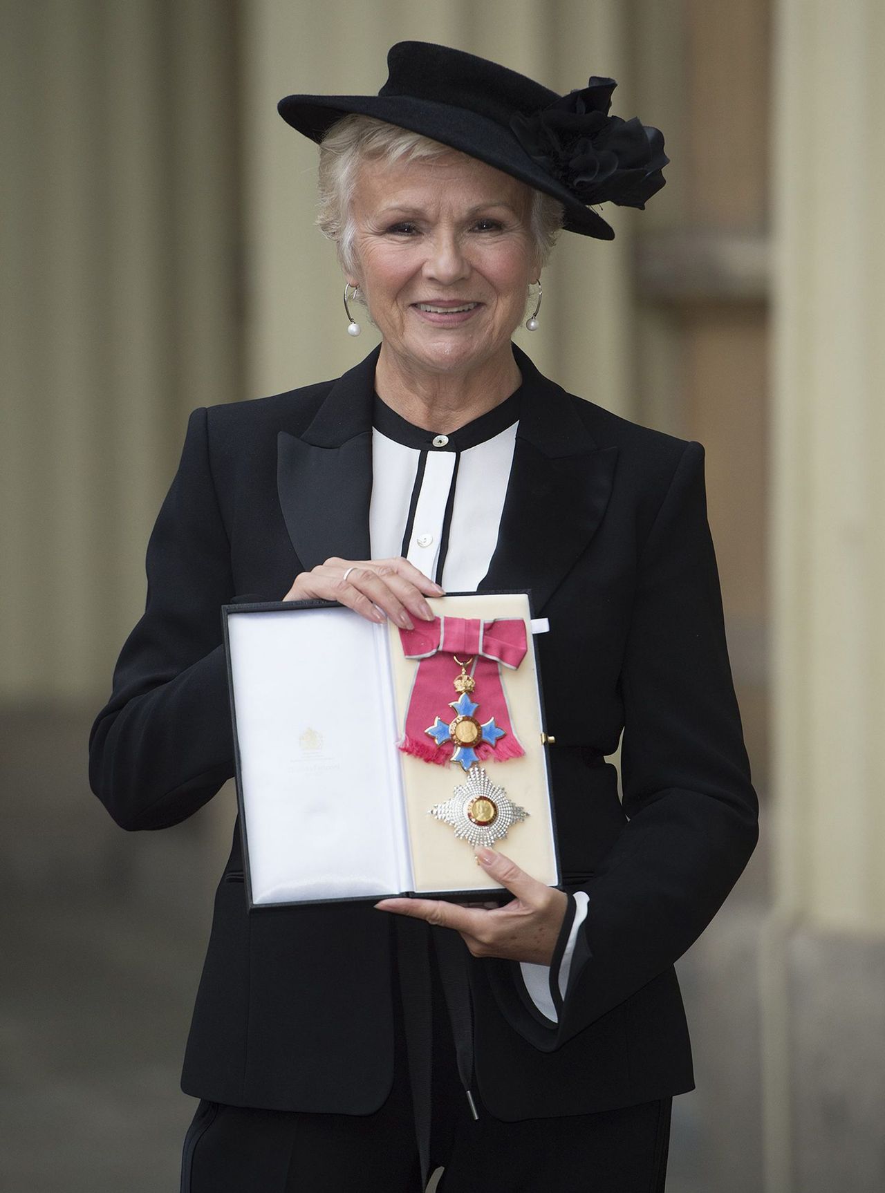 dame-julie-walters