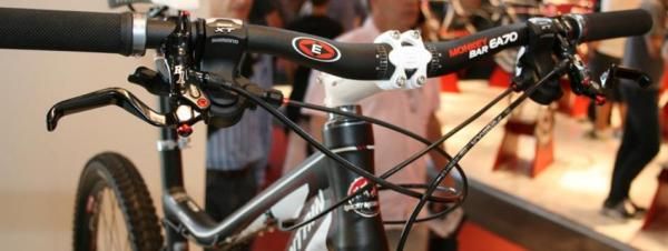 Rocky Mountain Altitude 70 uses Formula R1 hydraulic disc brakes and Easton's EA70 Lo Rise bars.