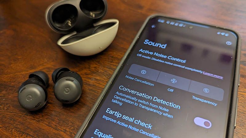 Google Pixel Buds Pro with the Pixel 8