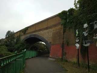 A photo of a bridge taken by the Motorola Edge 20 Lite