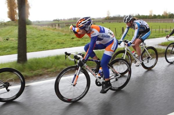 Sarah Duester (Rabo Women) bridged across to the break
