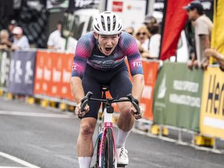'Absolutely unbelievable' – Early break prevails at Melbourne to Warrnambool with Josh Beikoff taking a surprise win in tightest of sprints