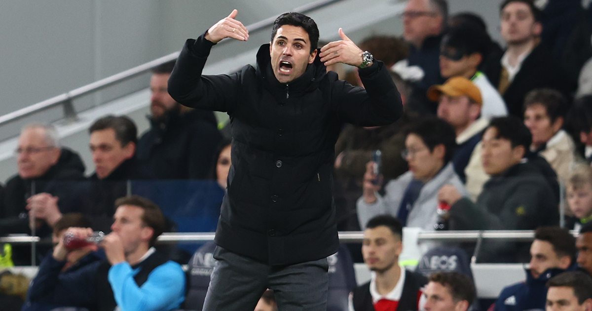 Mikel Arteta, Manager of Arsenal, gives the team instructions during the Premier League match between Tottenham Hotspur and Arsenal FC at Tottenham Hotspur Stadium on January 15, 2023 in London, England.