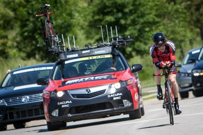 Brent Bookwalter (BMC) comes by with a fast intermediate time.