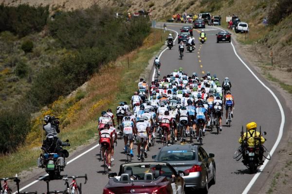 Riders begin to get up the road.