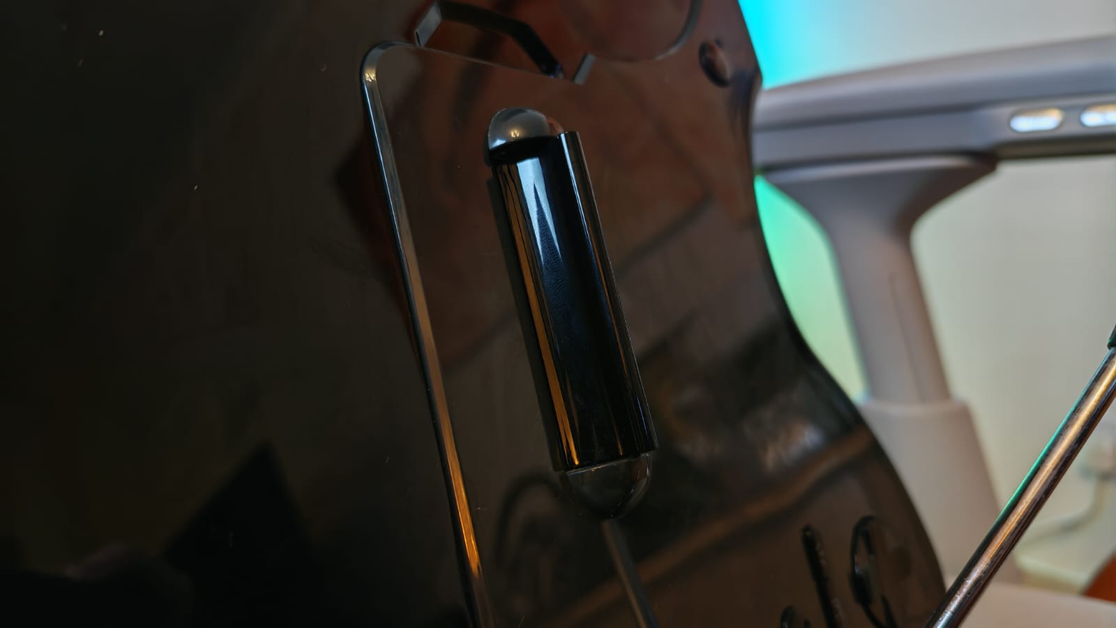 The strumming bar on the PDP Riffmaster