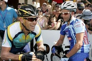 Hilton Clarke chats with Lance Armstrong at the Tour Down Under.