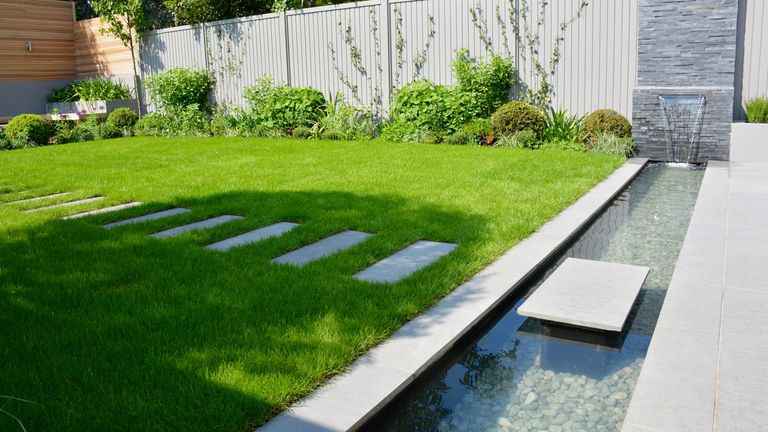 Lawn Edging Ideas 10 Ways To Border Your Grass In Style From Sleek Paving To Stone Walls And More Gardeningetc